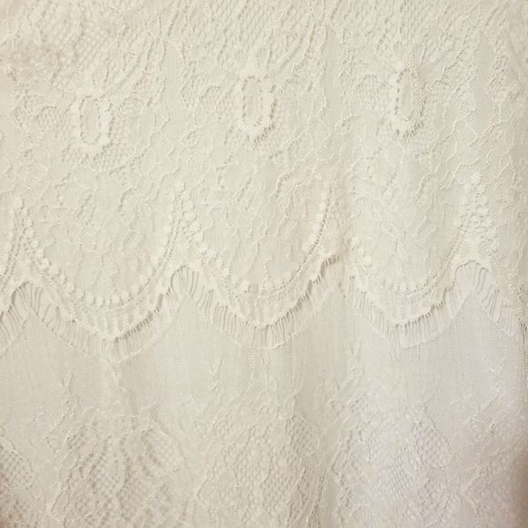 𝅺BOUTIQUE cream colored lace tank top - Picture 3 of 3